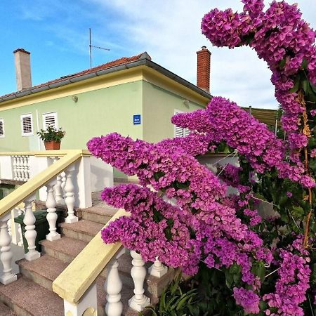 Apartment Mili Sutomiscica Εξωτερικό φωτογραφία
